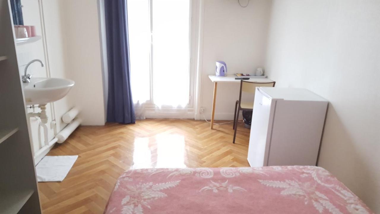 Hotel Feria Кліші Екстер'єр фото