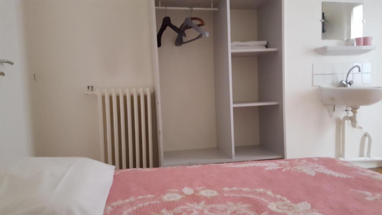 Hotel Feria Кліші Екстер'єр фото