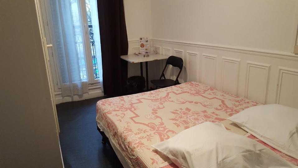 Hotel Feria Кліші Екстер'єр фото