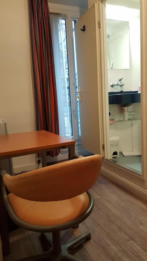 Hotel Feria Кліші Екстер'єр фото